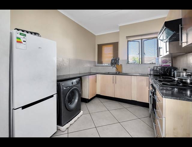 2 BEDROOM APARTMENT FOR SALE IN FERNDALE